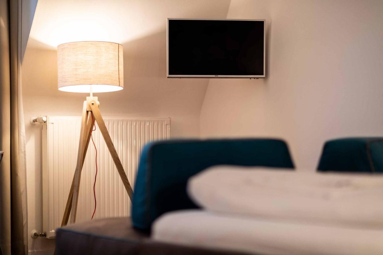 Stay Cooper L Guesthouse Zum Loewen Merano Bagian luar foto