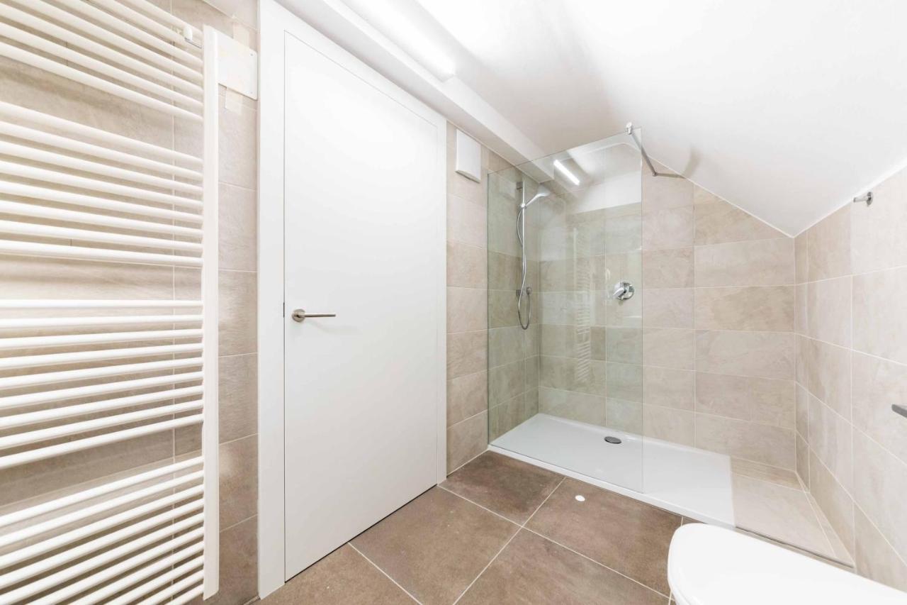Stay Cooper L Guesthouse Zum Loewen Merano Bagian luar foto