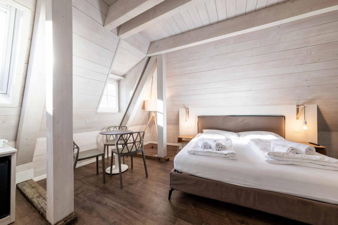 Stay Cooper L Guesthouse Zum Loewen Merano Bagian luar foto