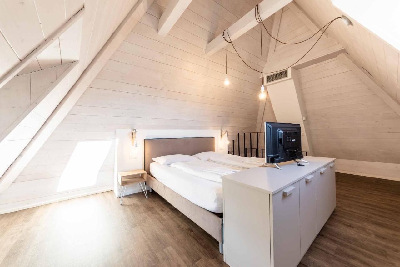 Stay Cooper L Guesthouse Zum Loewen Merano Bagian luar foto
