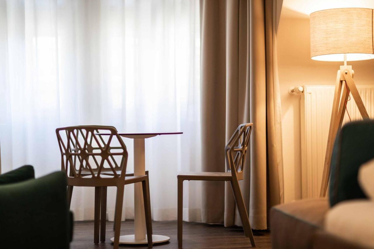 Stay Cooper L Guesthouse Zum Loewen Merano Bagian luar foto