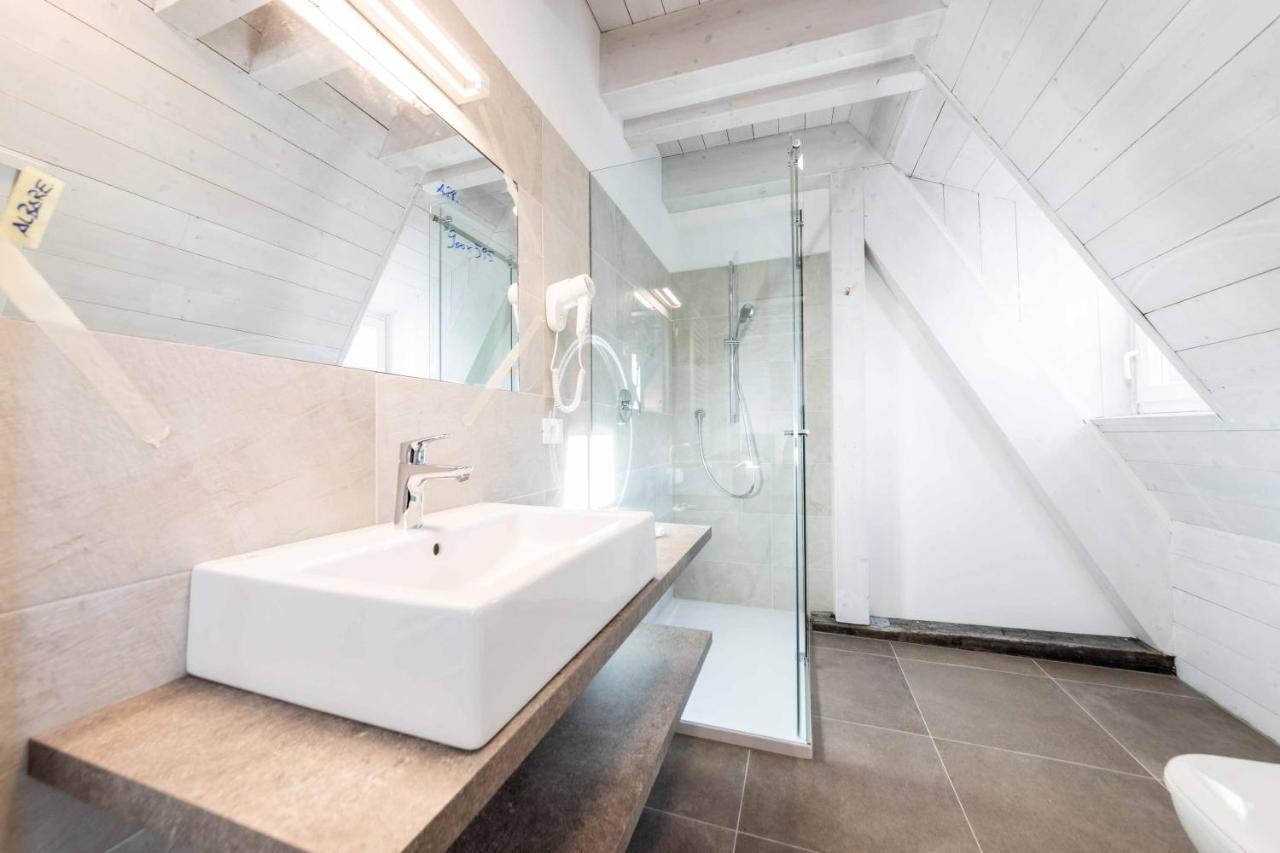 Stay Cooper L Guesthouse Zum Loewen Merano Bagian luar foto