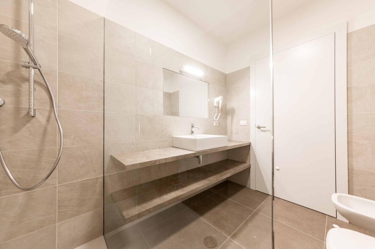 Stay Cooper L Guesthouse Zum Loewen Merano Bagian luar foto